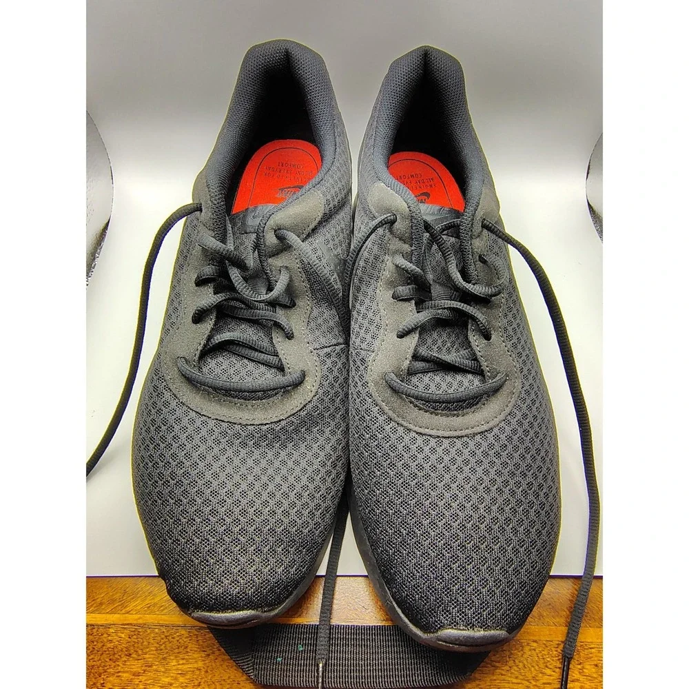 Nike Tanjun Triple Black Mens Running Shoes Sneakers 812654-001 Size 14 - Picture 2 of 10